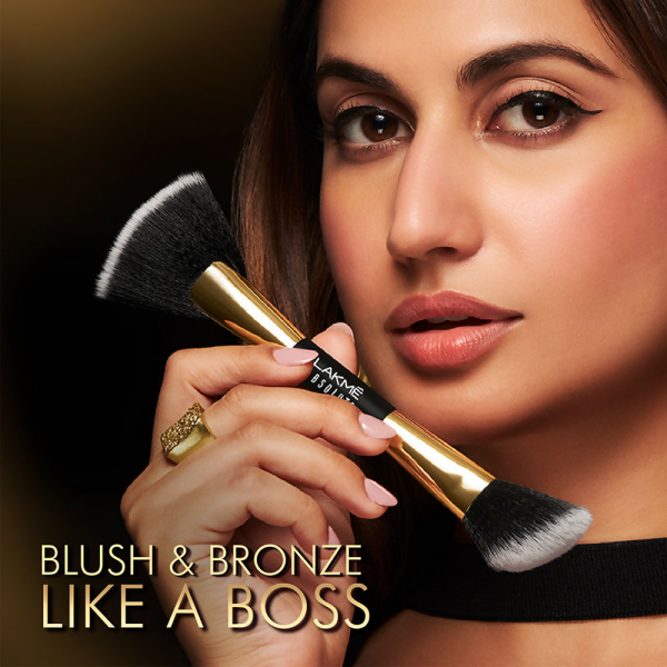 Lakme Absolute Makeup Master Tools - Dual Ended Blush And Contour Brush Online